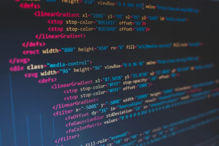 Linhas de código HTML em tela